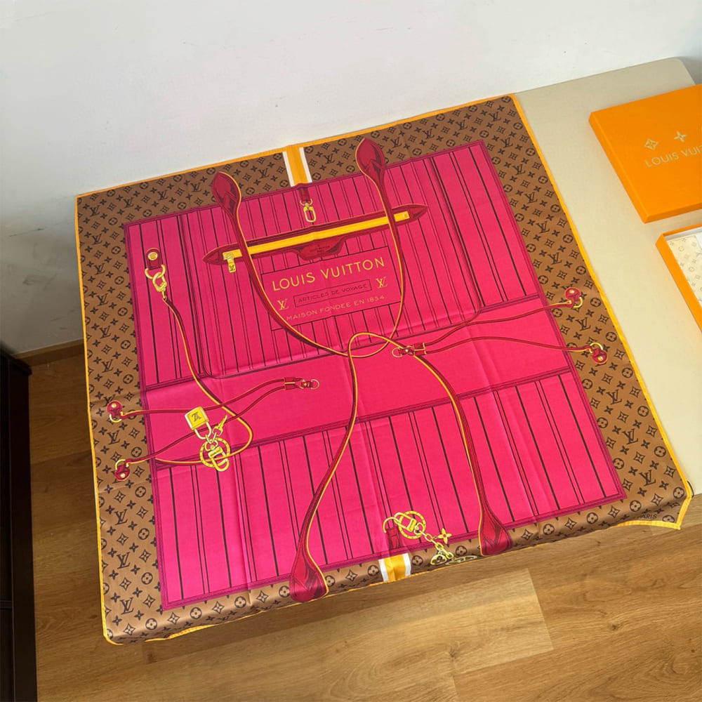 LV My Neverfull Square 90