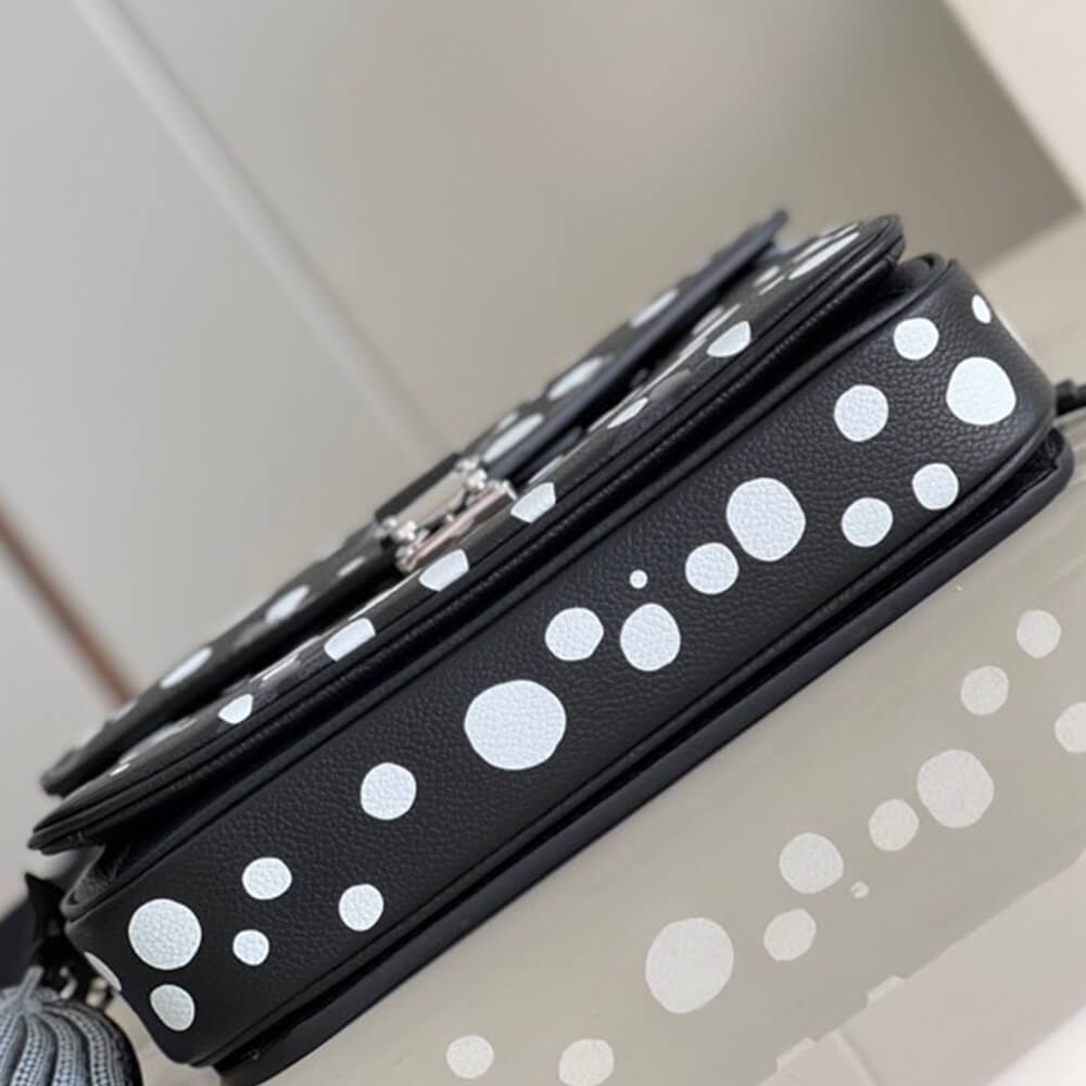 LV x YK Pochette Metis?