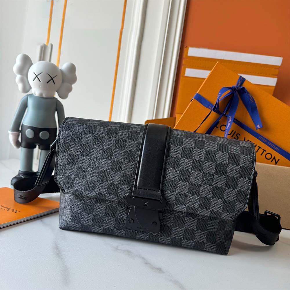 LV S-Cape Messenger